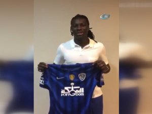 Gomis, Yeni Takımının Formasıyla Poz Verdi