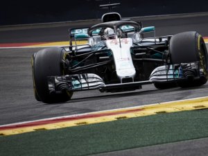 Hamilton Belçika’dan Lider Döndü