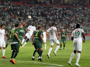 İlk Yarıda Gollü Beraberlik