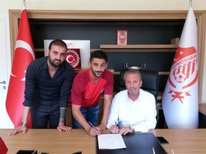 Gümüşhanespor Kamacı’yı Renklerine Bağladı