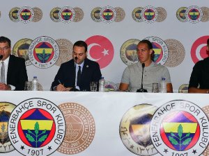 Fenerbahçe’de Frey Ve Reyes İmzaladı