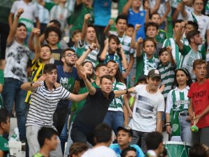 Bursaspor’un İmza Töreninde Skandal