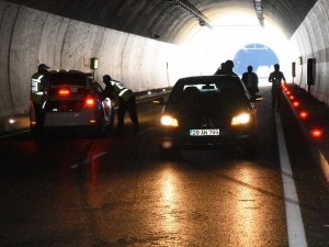 Gümüşhane Çevre Yolu Tünelinde Kaza: 2 Ölü, 1 Yaralı