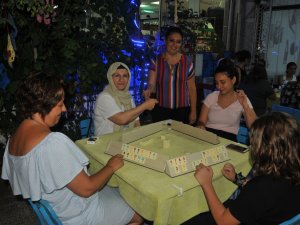 Bu Kahveye Erkek Giremiyor