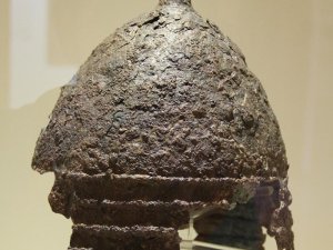 2 Bin 800 Yıllık Savaşçı Miğferine Paha Biçilemiyor