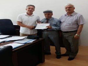 Öğrenmenin Yaşı Yok: 80 Yaşında Diplomasını Aldı