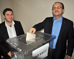 Başkan Ayar, Rengini Belli Etmedi