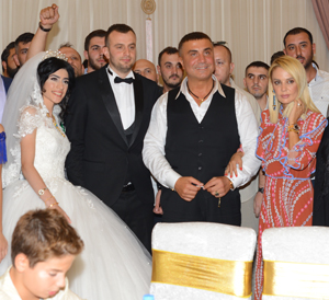 Reis Sedat Peker, Rize’de İşitme Engelli Çiftin Düğününe Katıldı