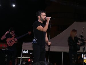 Festivalde İlyas Yalçıntaş Rüzgarı Esti