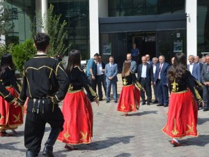 Bakan Turhan: "Ulaşım Alanında Gerçekleştirilen Her Yatırım Türkiye’nin Ve Artvin’in Ekonomik Kalkınmasına Katkı Sağlar"