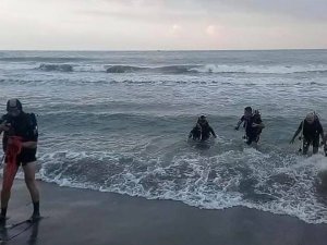 Denizde Kaybolan Genç İçin Arama Çalışmaları Devam Ediyor