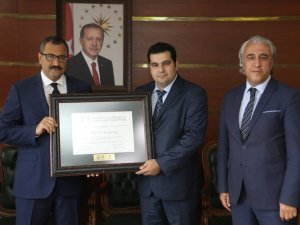 Unesco Islık Dili “Kayıt Beratı” Vali Sarıfakıoğulları’na Teslim Edildi