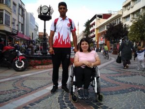 Özge Üstün Meksika Yolcusu
