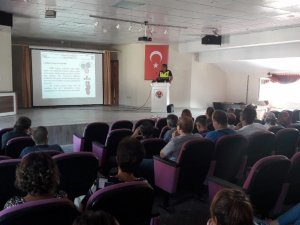 Giresun Emniyetinden Öğretmenlere Trafik Eğitimi