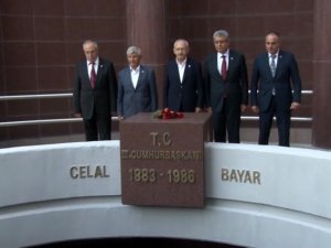 Kılıçdaroğlu Celal Bayar’ın Kabrini Ziyaret Etti