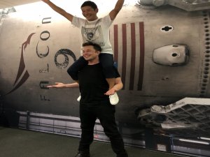 Elon Musk Ay’a Yolculuğa Hazırlanıyor