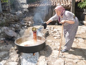 Bu Pekmezin Lezzeti Toprağından Geliyor