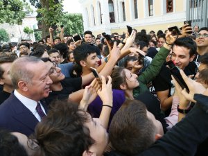 Öğrencilerden Cumhurbaşkanı Erdoğan’a Yoğun İlgi