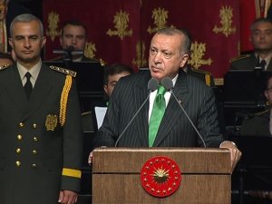 "Kriz Falan Yok, Hepsi Manipülasyon"