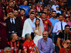 Es Es Aşkı Düğün Dinlemedi