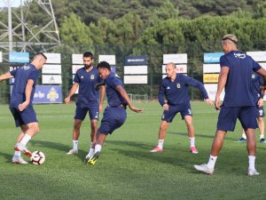 Fenerbahçe Kampa Girdi