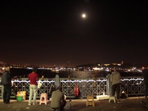 İstanbul’da Dolunay Kartpostallık Görüntüler Oluşturdu