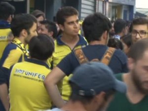 Fenerbahçeli Taraftarlar Stadyuma Gelmeye Başladı