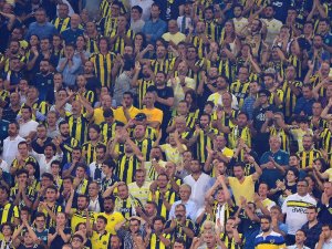 Fenerbahçe Tribünlerinde Ersun Yanal Sesleri