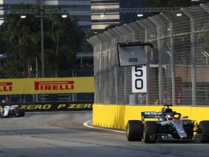 Hamilton Üs Üste 3. Zafer İçin Yarışacak