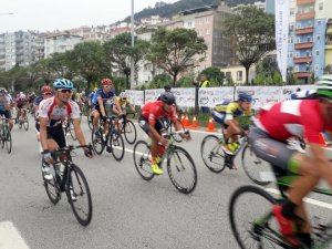 211 Kilometre Pedal Çevirerek Yarıştılar