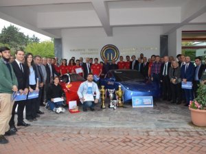Ktü’de Şampiyonlar Takdir Belgelerini Rektör Baykal’ın Elinden Aldı