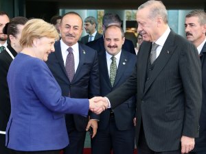 Merkel, Cumhurbaşkanı Erdoğan’ı Uğurladı