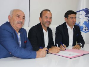 Mehmet Özdilek’le Sözleşme İmzalandı