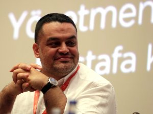 Yönetmen Karadeniz Kendi Hikayesiyle Ağlattı