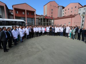 Rize’de Sağlık Çalışanları Meslektaşlarının Öldürülmesini Protesto Etti