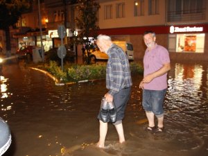 Trabzon’un Araklı İlçesinde Şiddetli Yağış Etkili Oldu
