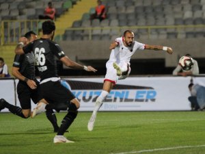 Altay Evinde Yenildi