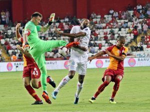 İlk Yarıda Gol Yok