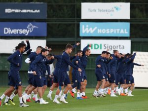 Fenerbahçe, Başakşehir Maçı İçin Kampa Girdi