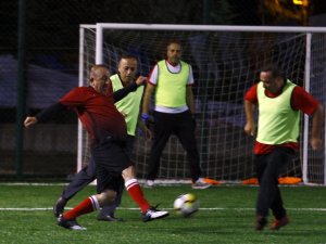 Siyasete Futbol Arası