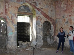 Manastır Yıllara Yenik Düştü