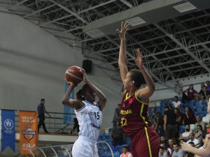 Çukurova Basketbol Evinde Avantajı Kaçırdı