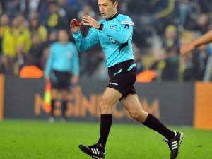Uefa’dan Cüneyt Çakır’a Görev