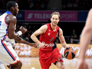 Efes Almanya’da Farklı Kazandı