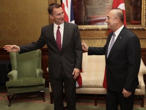 Çavuşoğlu İngiliz Mevkidaşıyla Görüştü