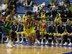 Fenerbahçe Galibiyetle Başladı