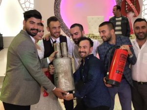 Damada Düğününde Egzoz Ve Yangın Tüpü Taktılar