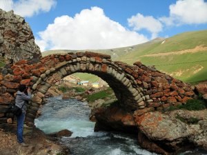 Gümüşhane’de 557 Yıllık Taşköprü Onarılacak