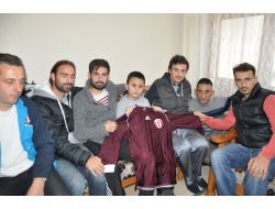 İnegölspor Taraftarlarından Görme Engelli Öğrenci İçin Yardım Kampanyası