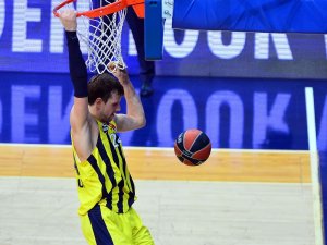 Fener 2’de 2 Yaptı